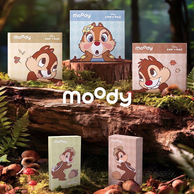 moody 奇奇蒂蒂合作款彩色隐形眼镜系列产品陈列